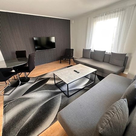 Luxurious 2-Room Apartment In Central บูโรส ภายนอก รูปภาพ