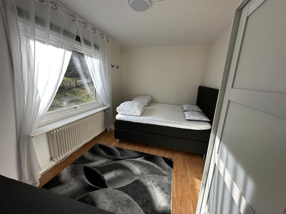 Luxurious 2-Room Apartment In Central บูโรส ภายนอก รูปภาพ